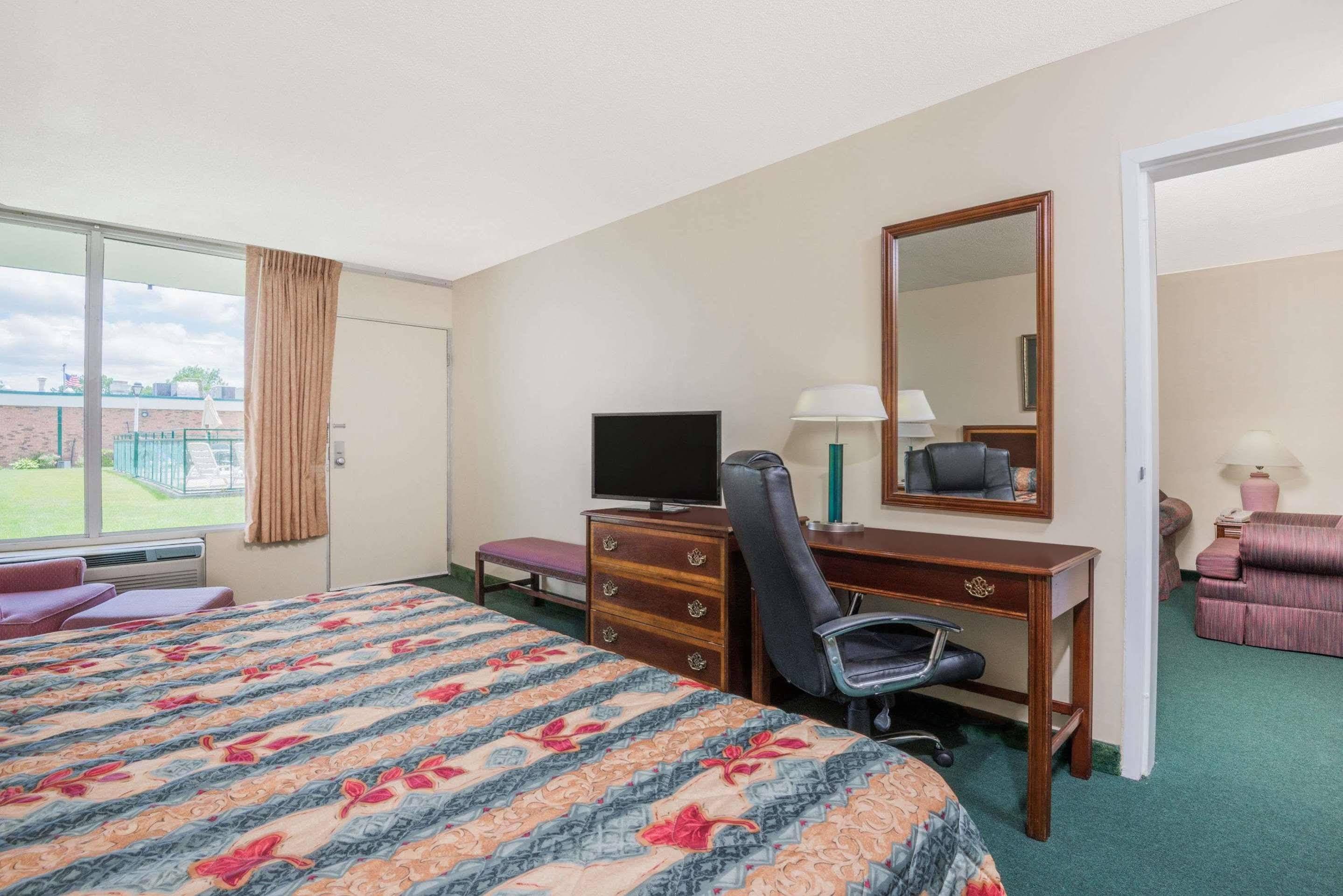 Knights Hotel