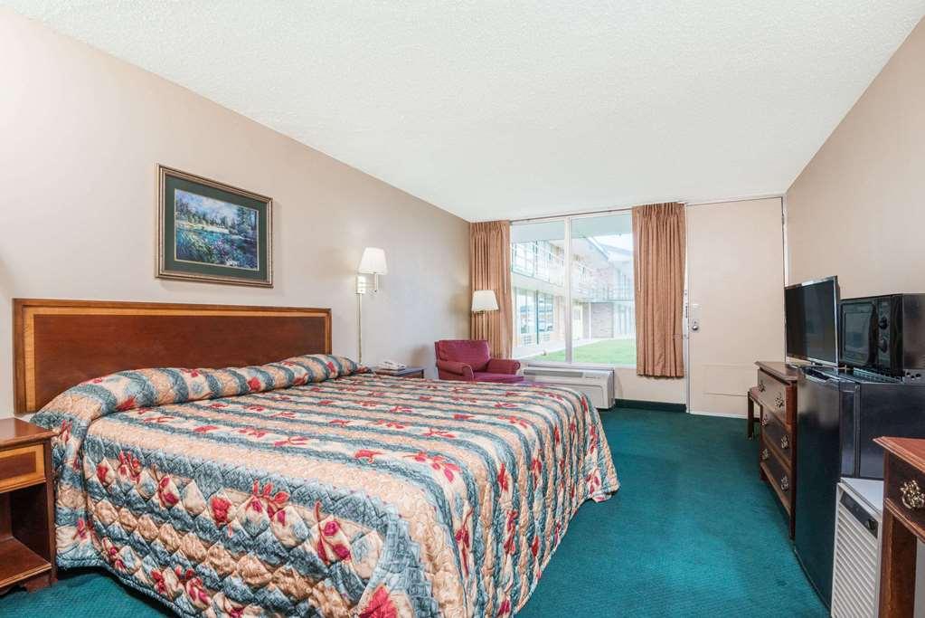 Knights Hotel 2*